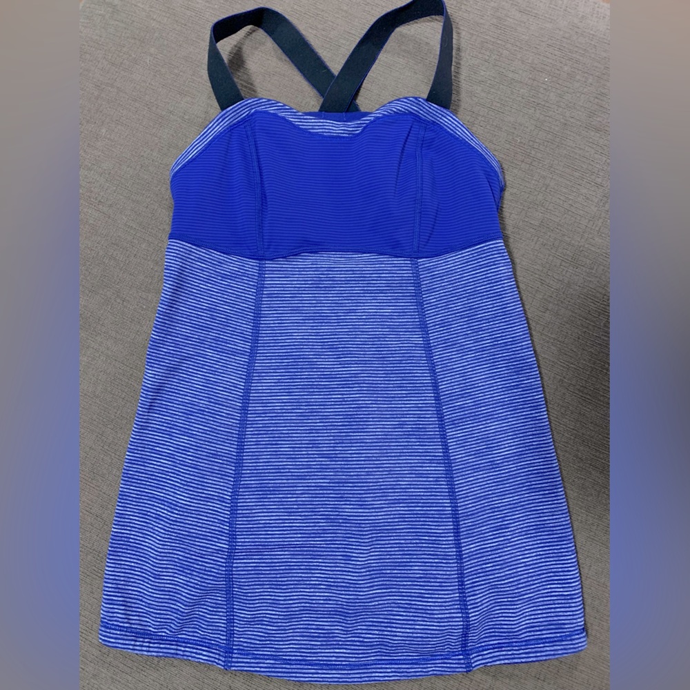 Lululemon size 4 active tank with built in bra